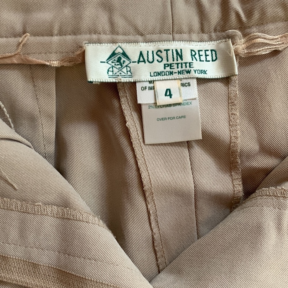 Vintage Austin Reed Shorts - Picture 2 of 3
